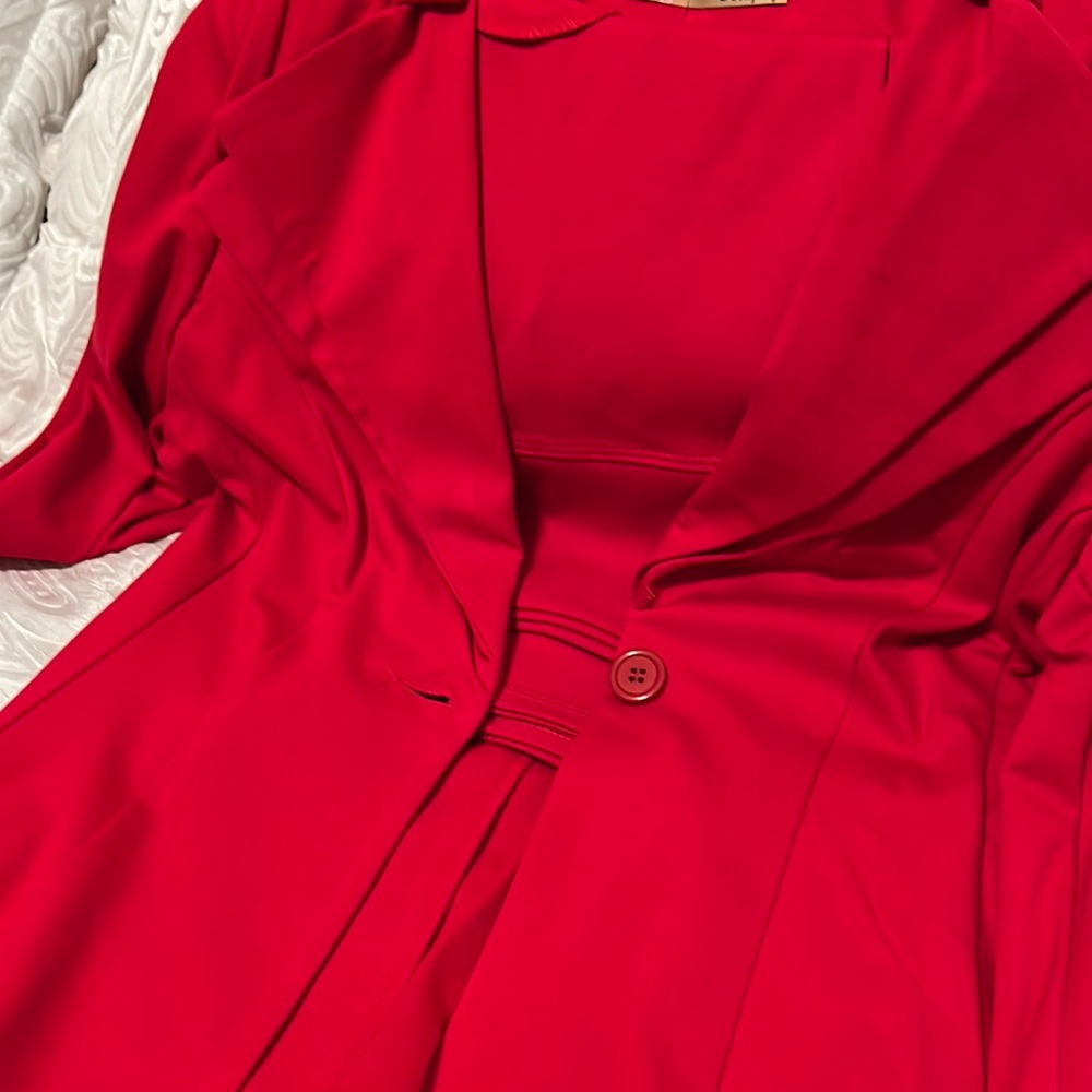 Red spandex dress suit one button double lapel collar skirt with elastic waist.